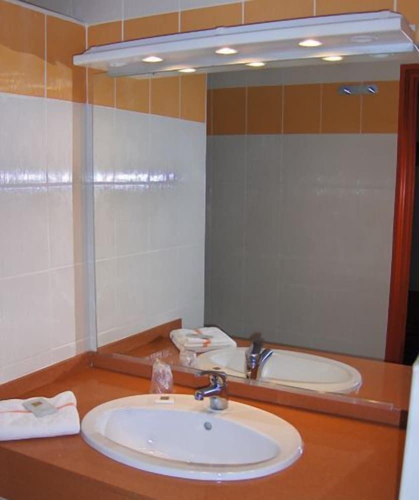 urban by balladins Perpignan Single Room 3