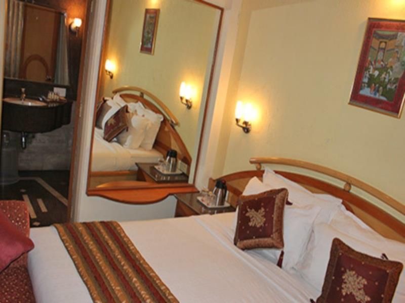Hotel Midtown Pritam