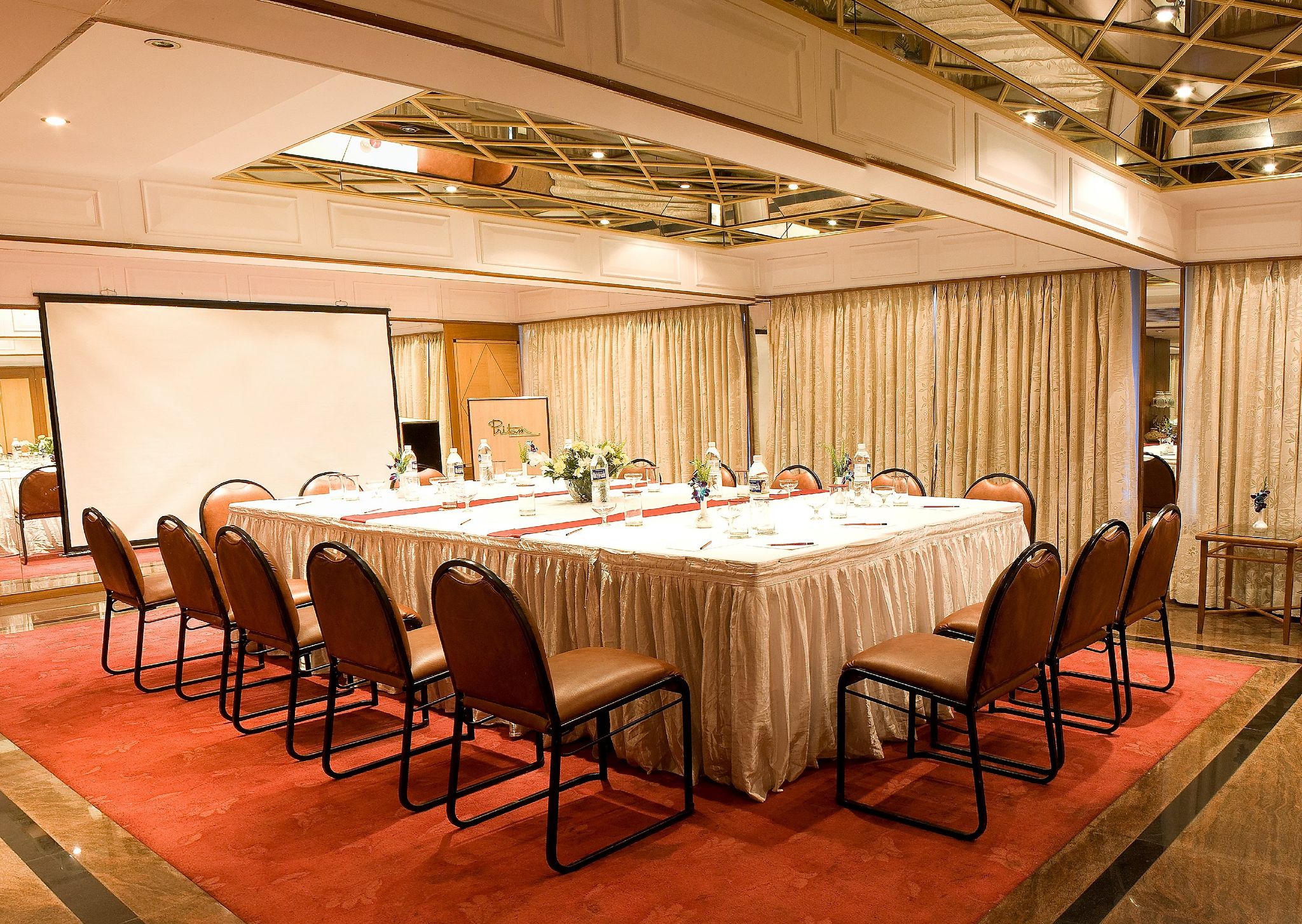 Hotel Midtown Pritam