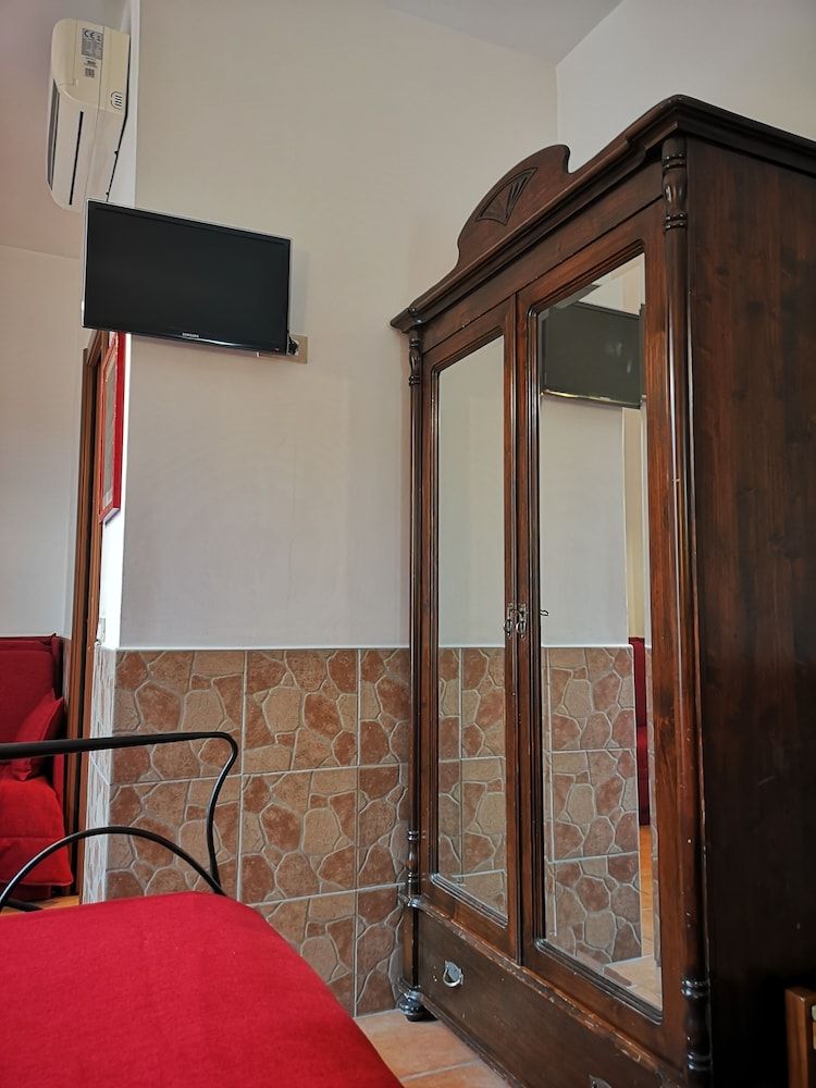 Vecchia Roma Resort Triple Room 17