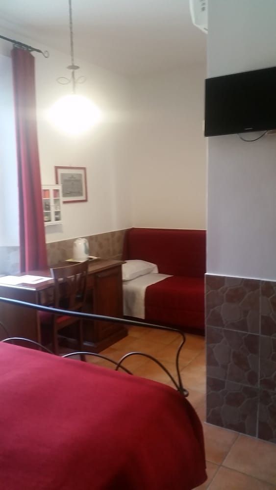 Vecchia Roma Resort Triple Room 9