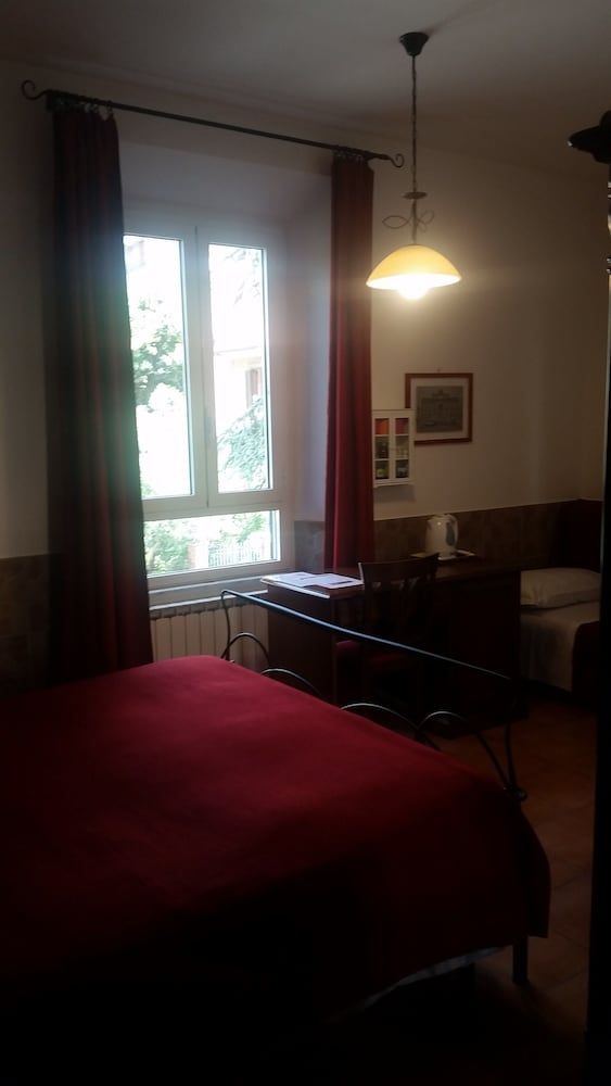 Vecchia Roma Resort Triple Room 8