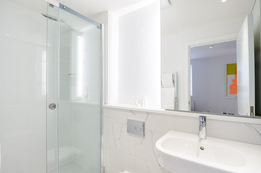 undefined Native Fulham 9