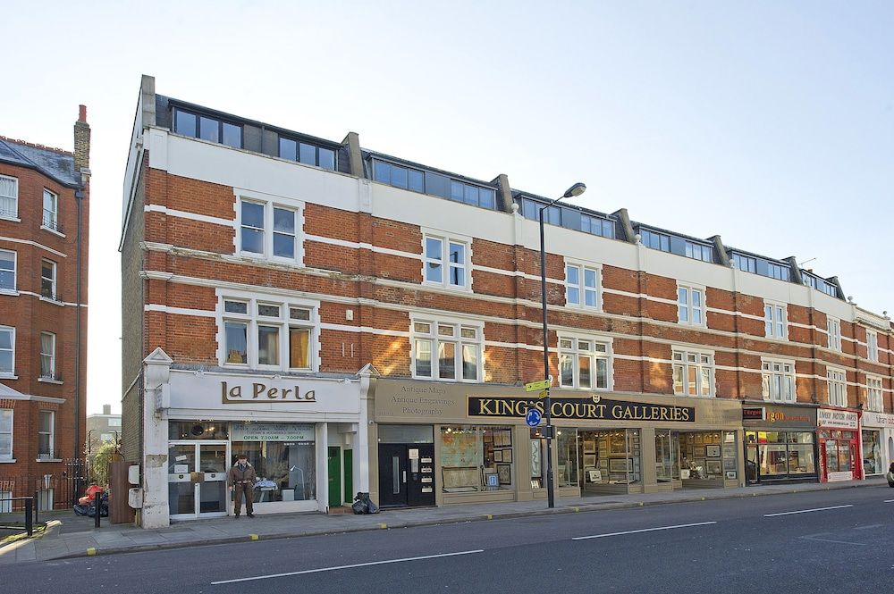 undefined Native Fulham