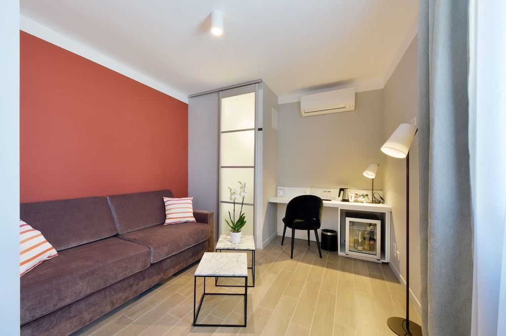 Best Western Plus La Corniche Executive Room, 1 Queen Bed, Non Smoking 5