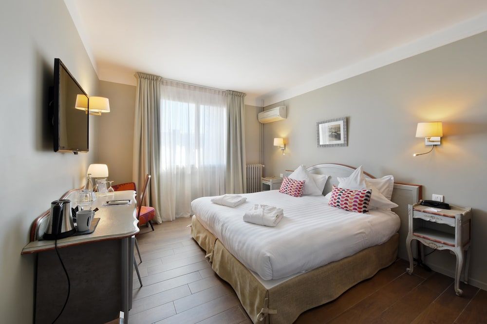 Best Western Plus La Corniche Superior Room, 1 King Bed, Non Smoking (Twin bed on request) 2