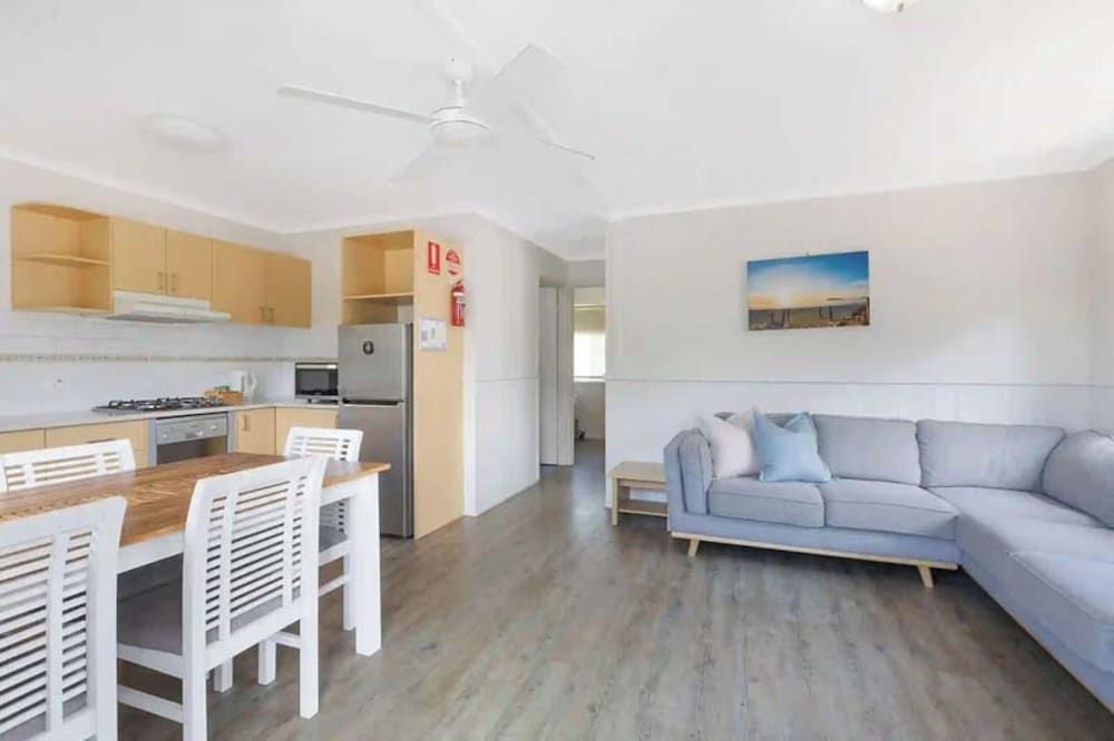 Deluxe Cabin - Sleeps 5 - Dog Friendly