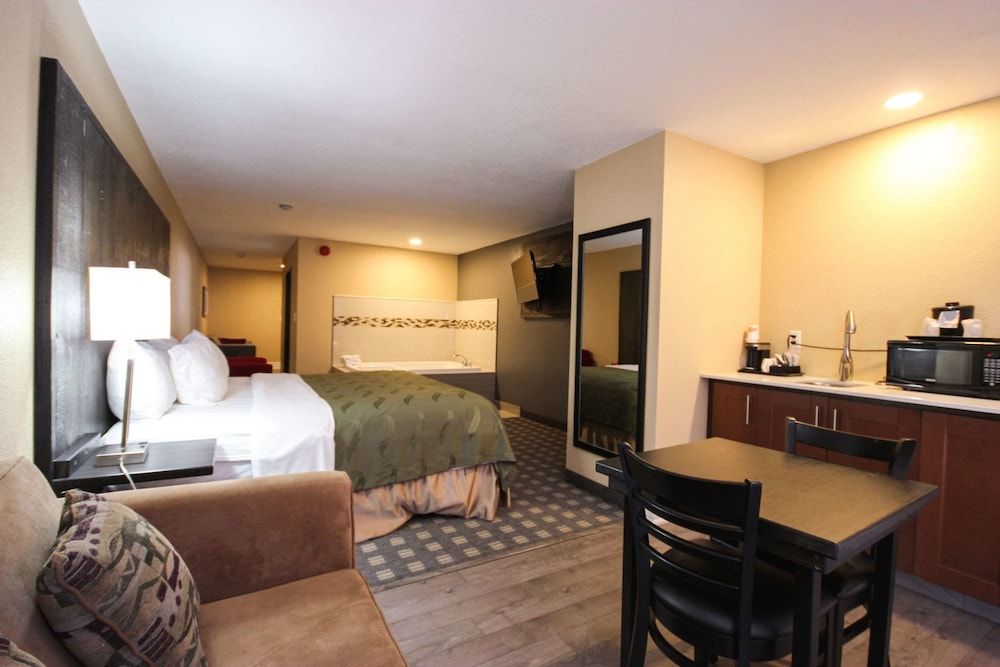Suite, King and Sofa Bed