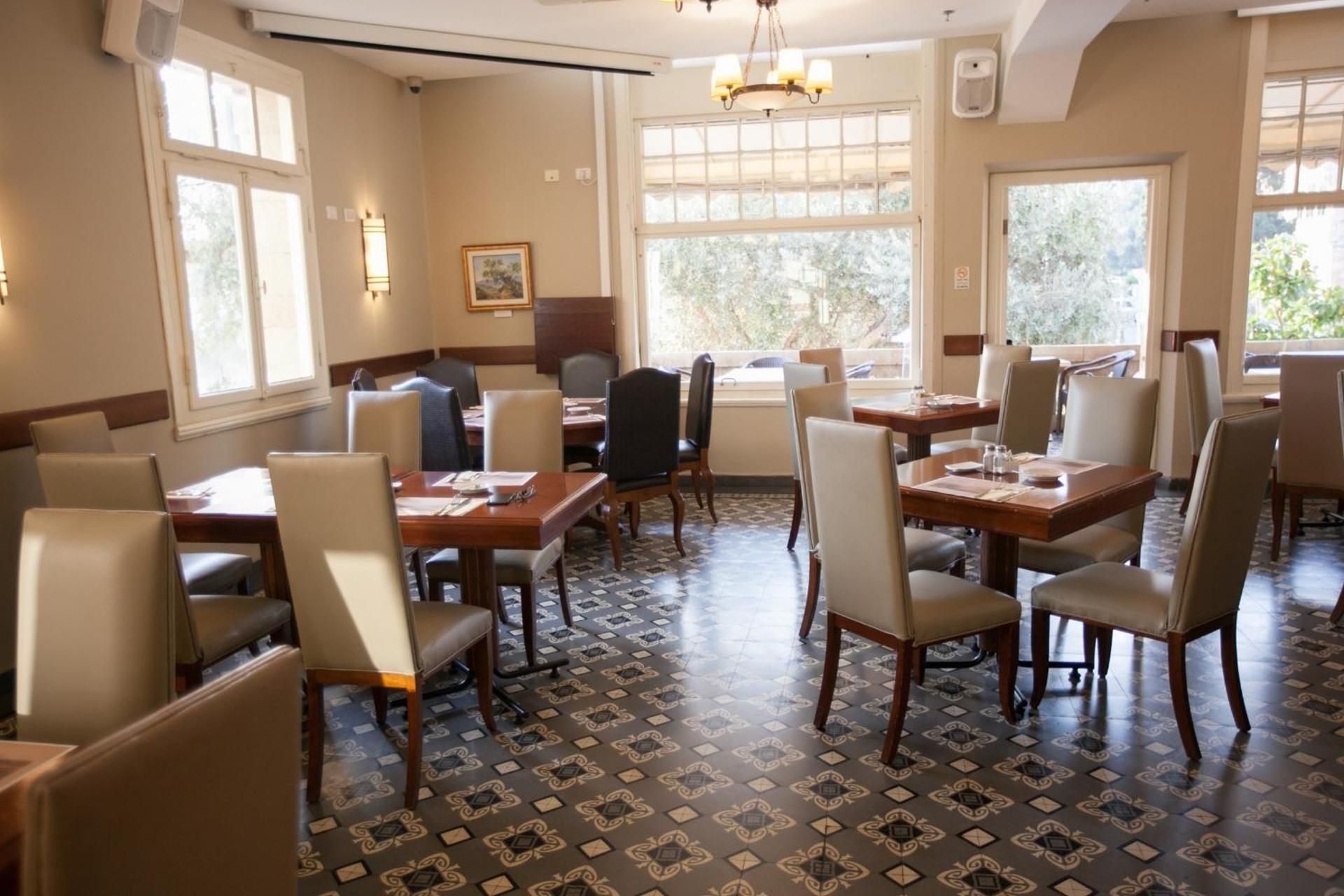 undefined The Colony Hotel 9