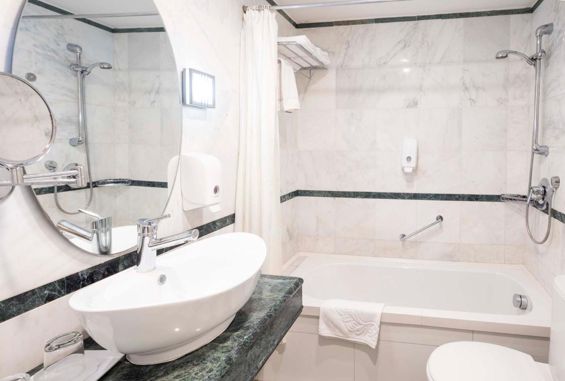 The Colony Hotel Standard Double or Twin Room - Ground Floor 3