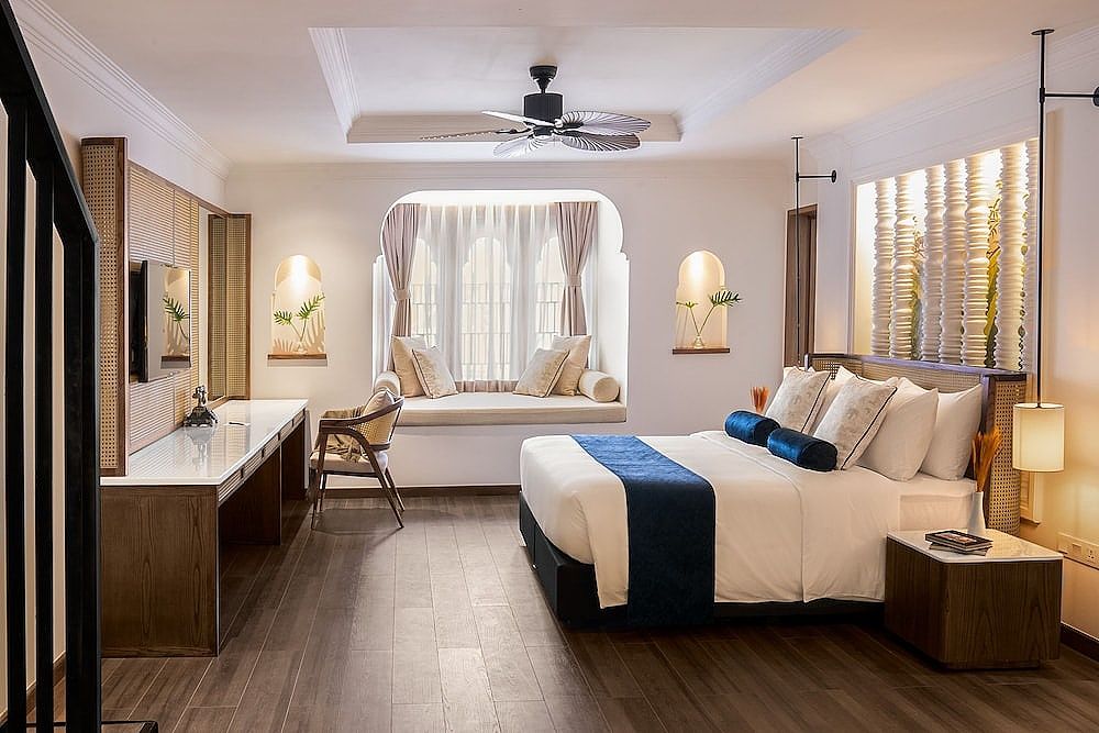 Duplex Prestige Suite Private Pool - A bottle of wine and High Tea