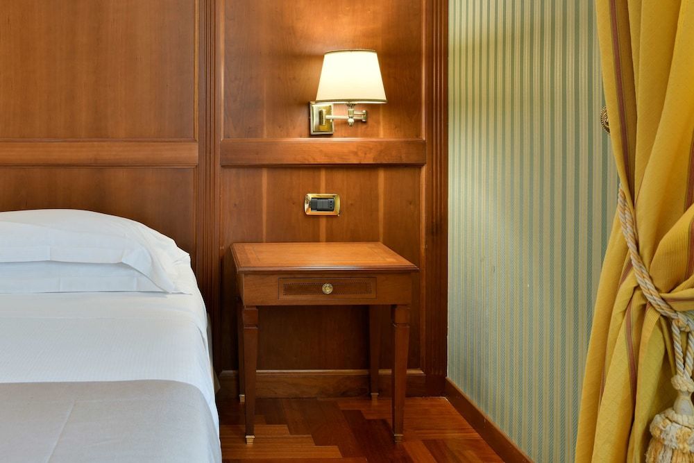 Best Western Hotel Ferrari Economy Room, 1 Queen Bed 5