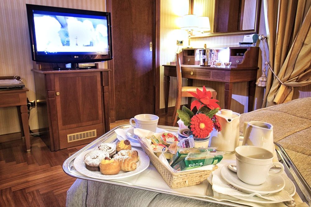 Best Western Hotel Ferrari Standard Room, 1 Queen Bed 9