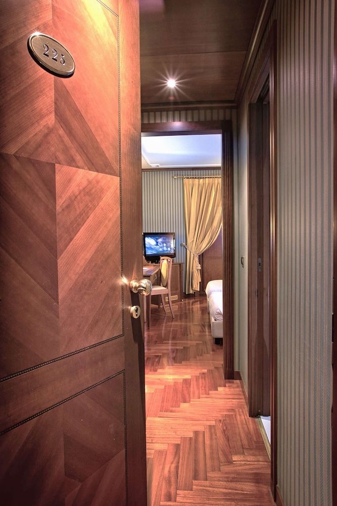 Best Western Hotel Ferrari Standard Room, 1 Queen Bed 8