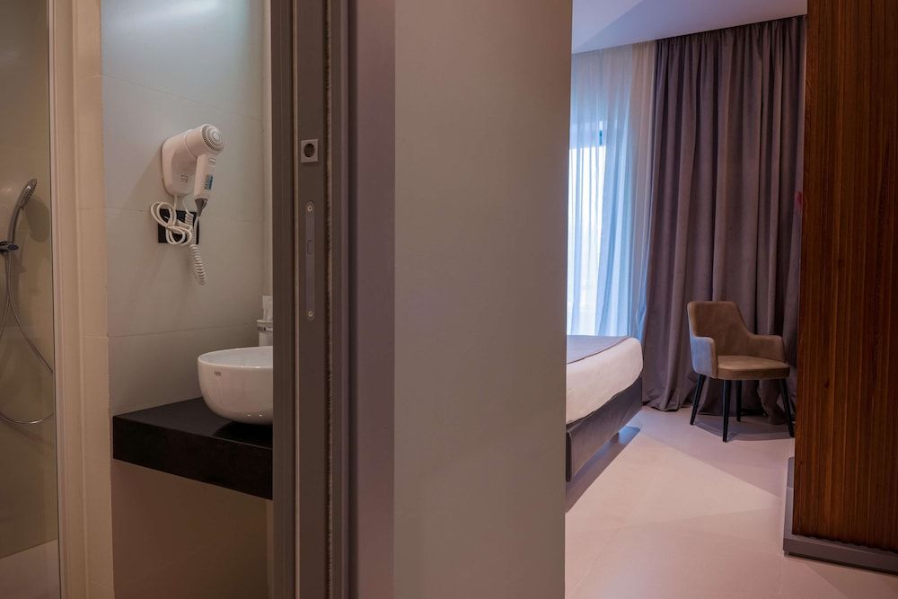 Best Western Hotel Ferrari Superior Room, Multiple Beds 5