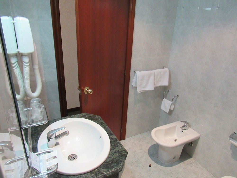 Virgen del Camino Double Room Single Use 6