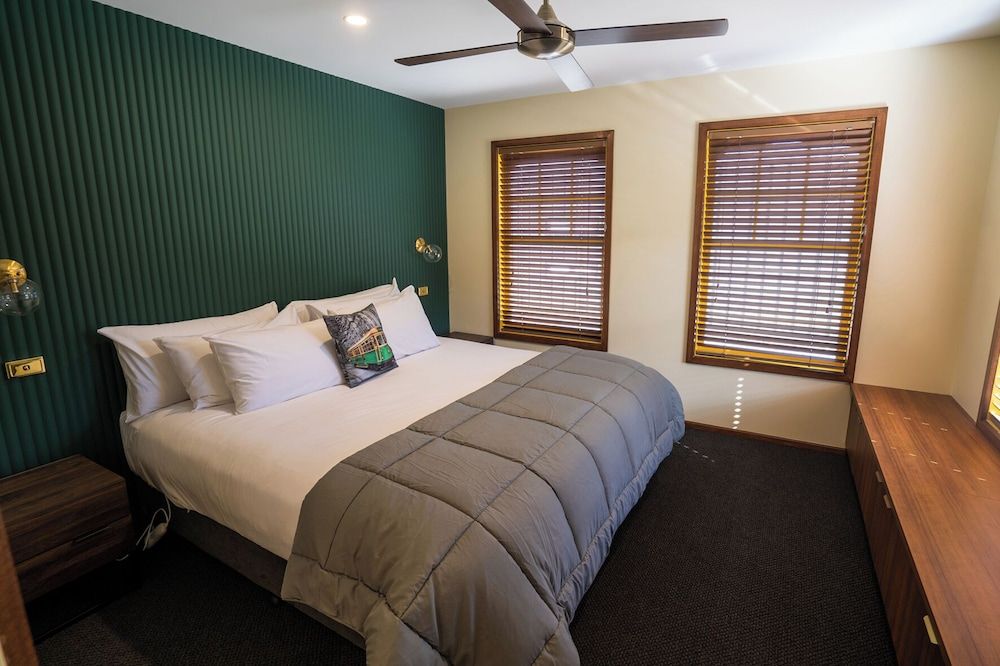 Iconic Melbourne Tram Sleeps 8