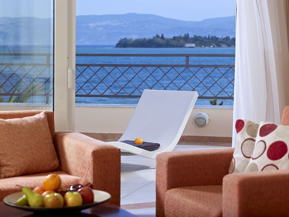 Avantis Suites Hotel