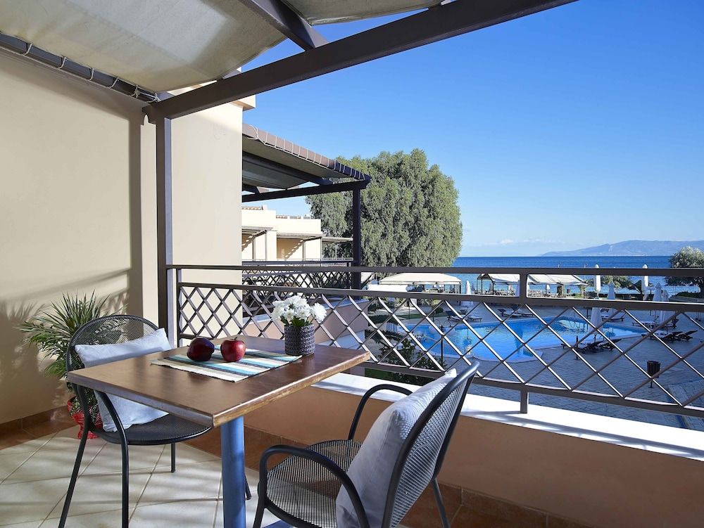 Avantis Suites Hotel