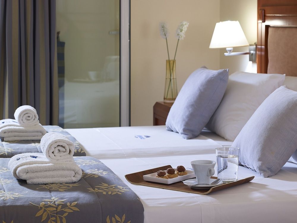 Studio, 2 Twin, Double and 2 Sofa Bed, Partial Sea View, Balcony