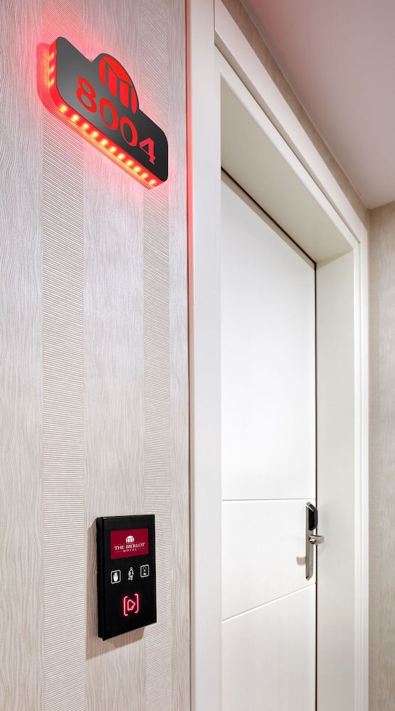 The Merlot Hotel Standard Room 7