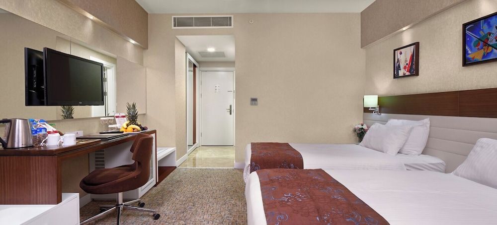 The Merlot Hotel Executive Room 5