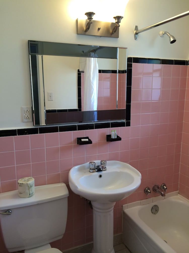 Olux Hotel Motel & Suites Standard Room, 2 Double Beds, Non Smoking 4