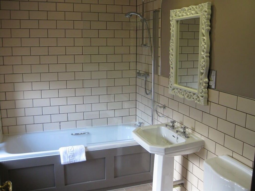 Pen Mill Hotel Deluxe Double Room, Ensuite 2