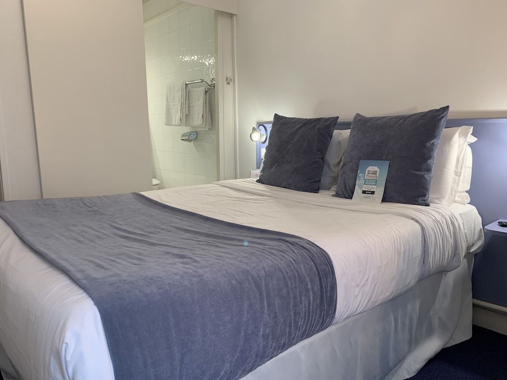 Hotel Kyriad Saumur Classic Double Room 4