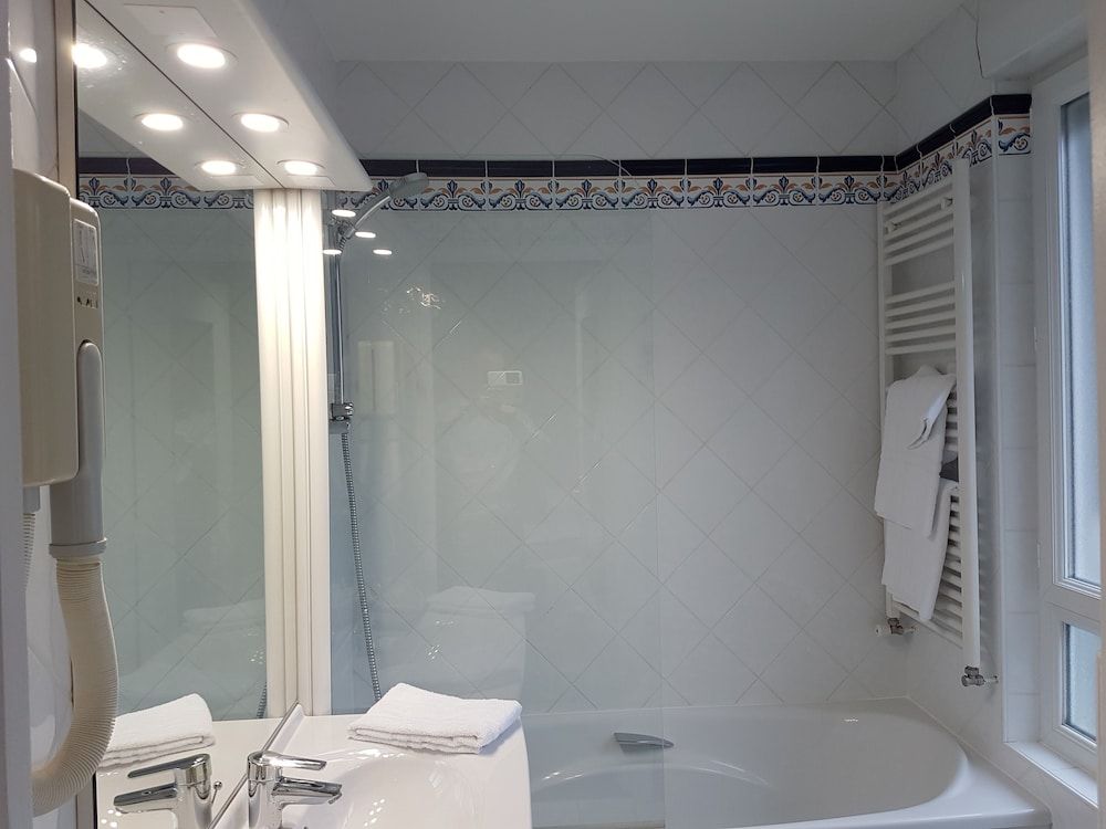 Hotel Kyriad Saumur Superior Double Room 48