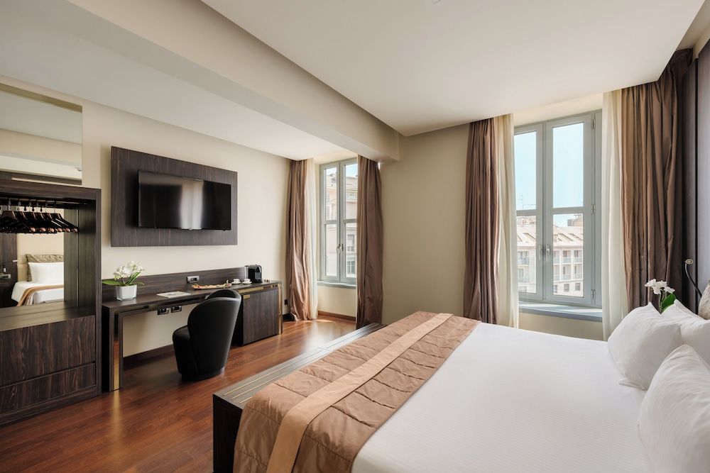 Deluxe Room (Grand)