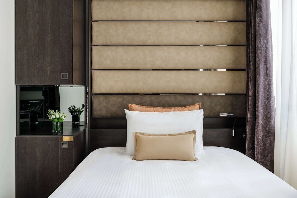 Deluxe Single Room