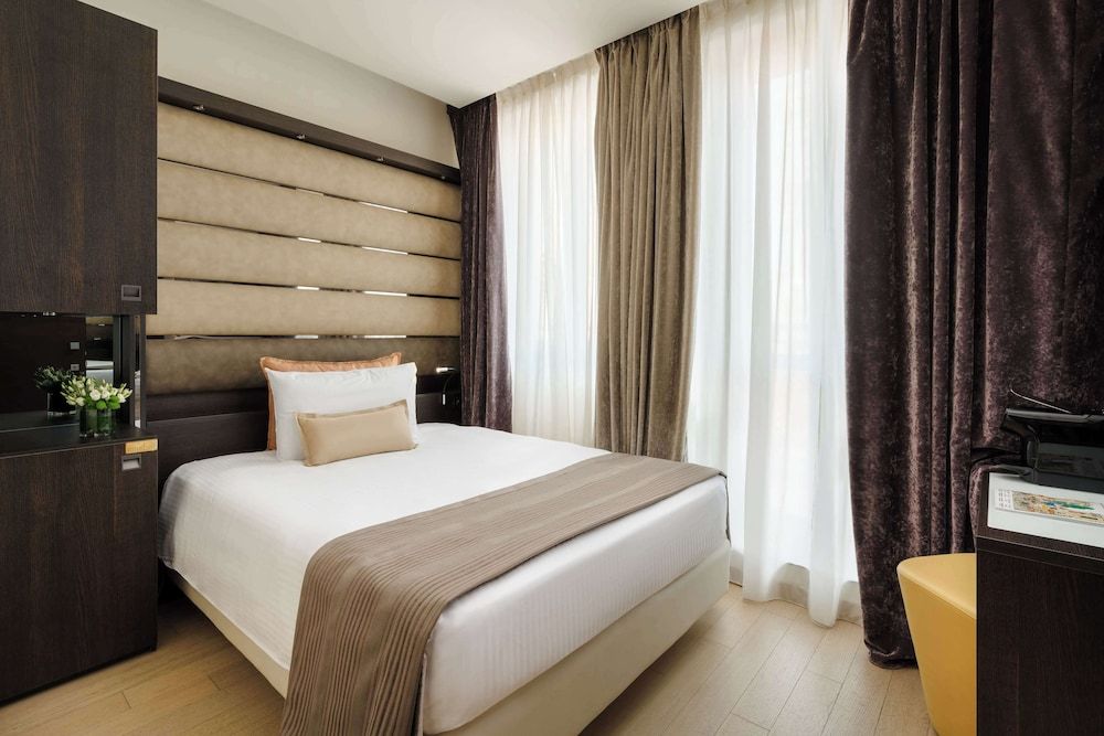 Deluxe Single Room