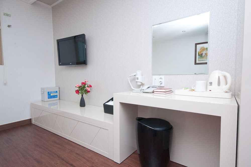 Residence Mumum Hotel Deluxe Double Room 7