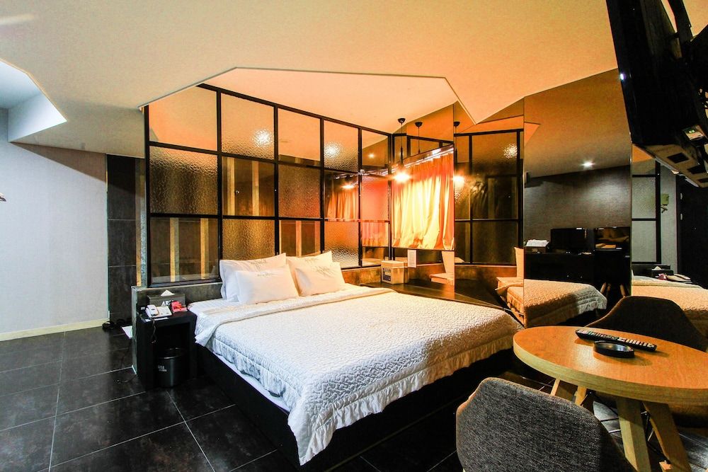 undefined Hotel Aria Nampo 2