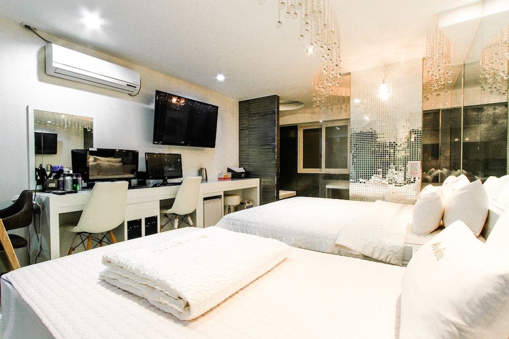undefined Hotel Aria Nampo 3