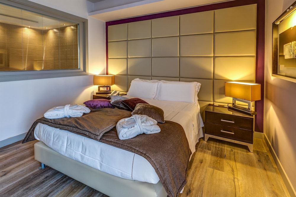 Royal Suite, 1 Queen Bed, Non Smoking, Balcony