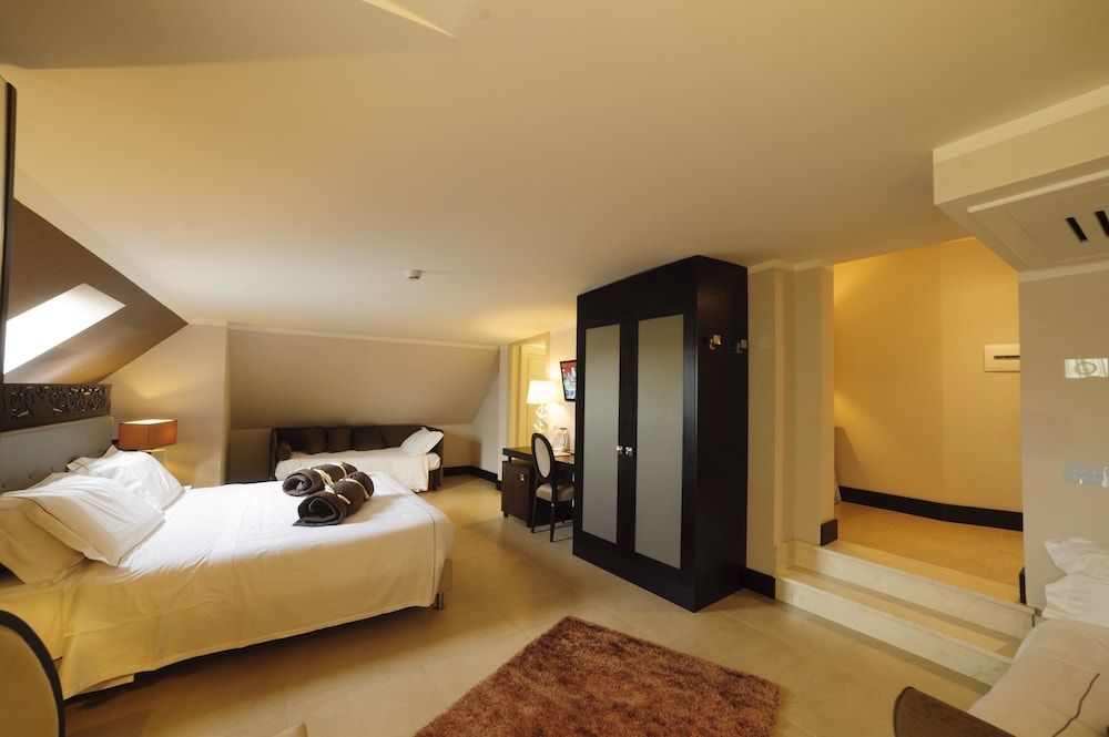 Family Room, 1 King Bed, Non Smoking, Balcony (Sofabed is a double bed)
