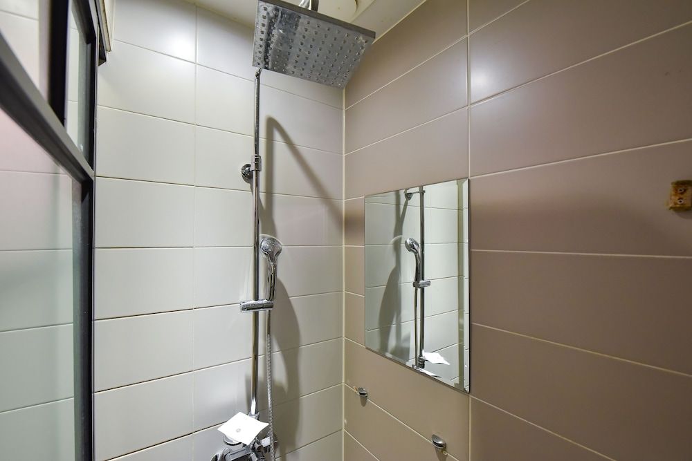 25 Hours Hotel Standard Room 12