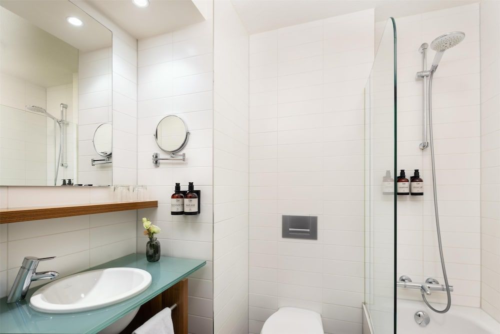 NH Zandvoort Standard Quadruple Room (View) 9