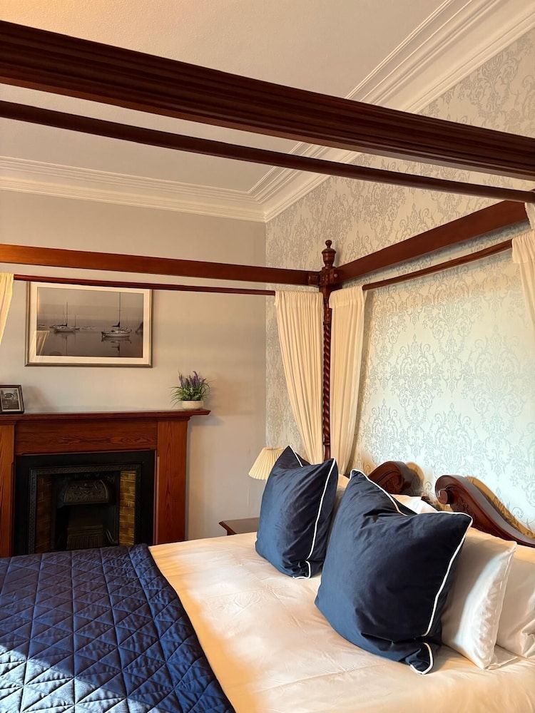 Superior Double Room, Ensuite (Four Poster)