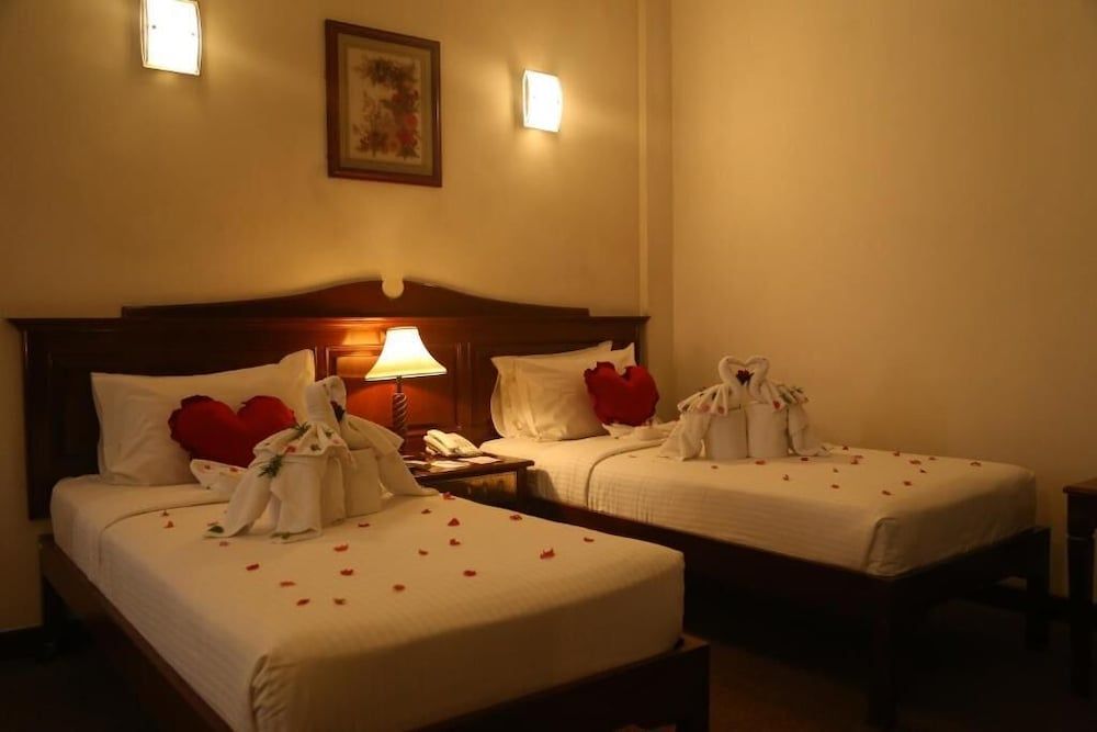 Hotel Sapphire Deluxe Double Room