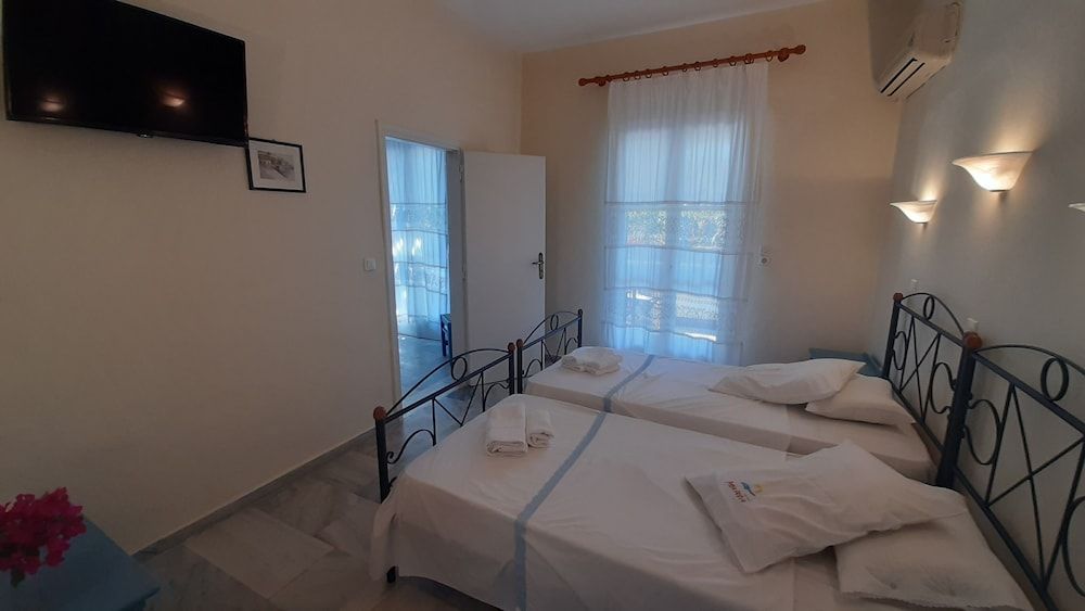 Triple Room, 1 Bedroom, Kitchen, Garden View