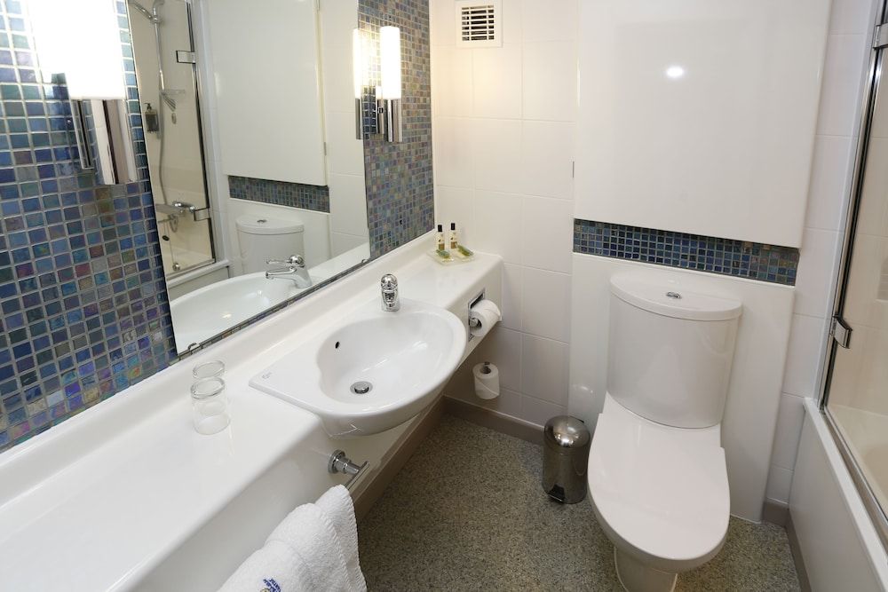 The View Hotel Standard Single Room 7