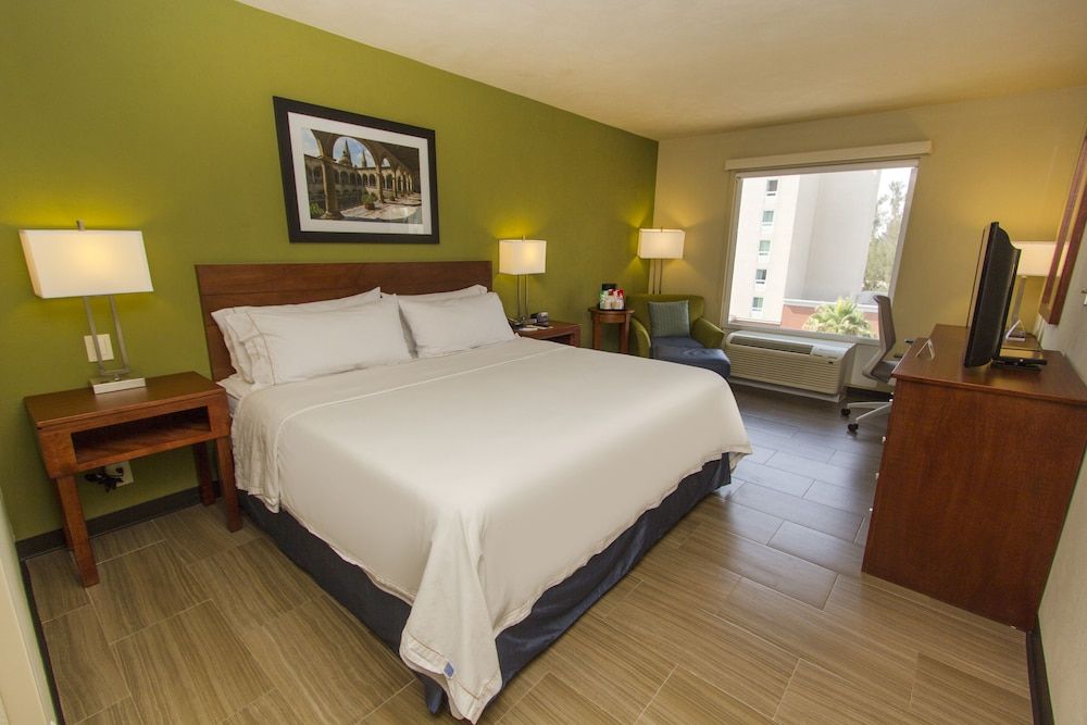 Standard Room, 1 King Bed, Accessible