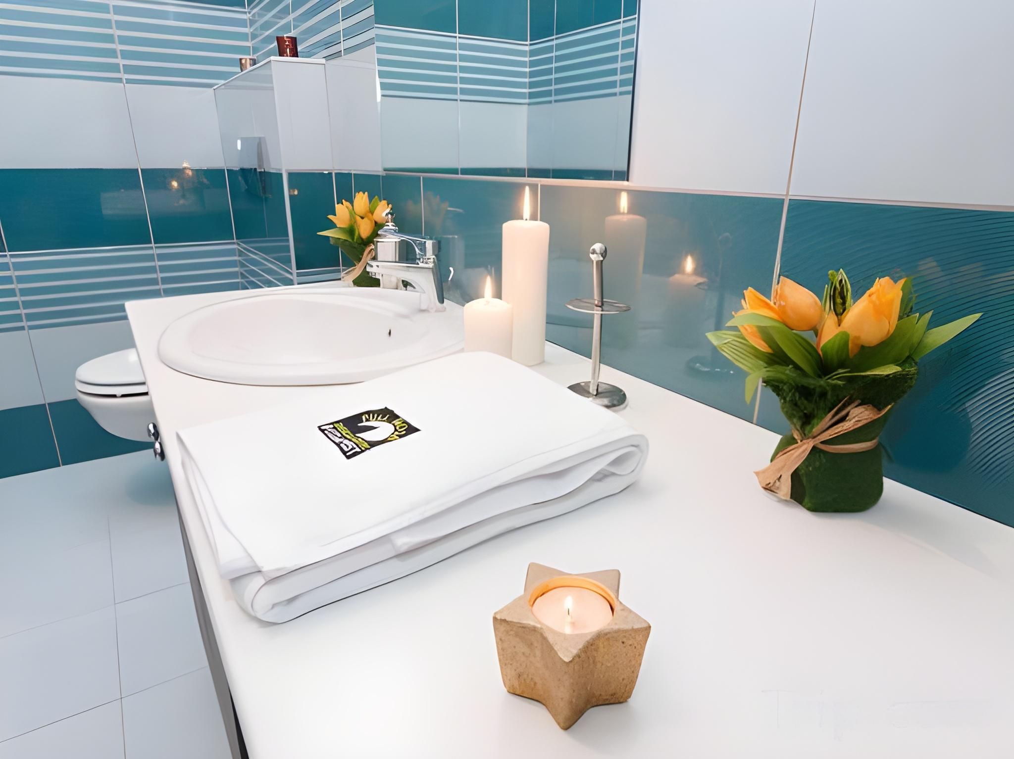 undefined Full Moon Budapest 7