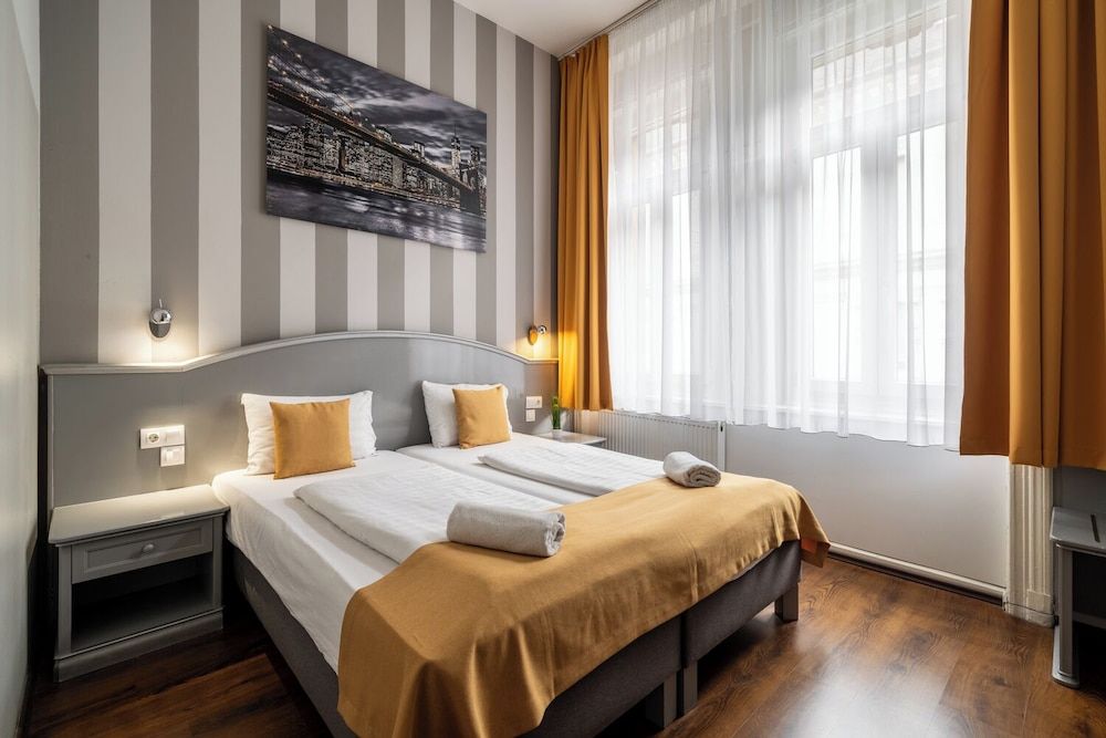 undefined Full Moon Budapest 2