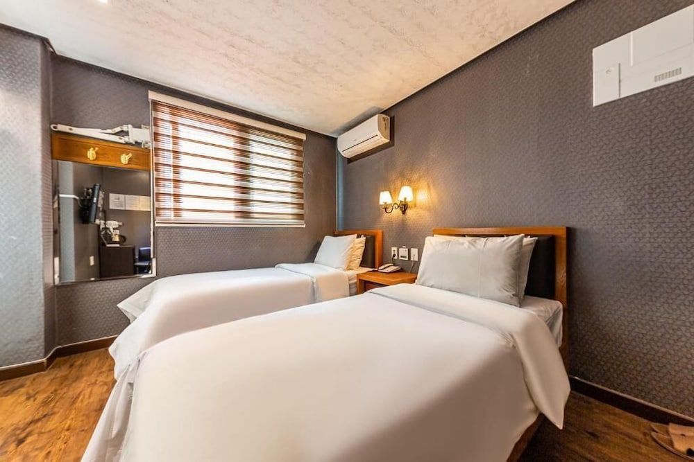 Friendly DH Naissance Hotel by Mindrum Group Basic Room (Breakfast included) 3