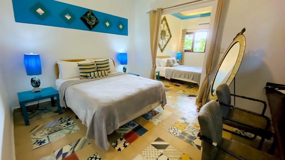 Junior Suite, 2 Queen Beds, Non Smoking, Private Bathroom