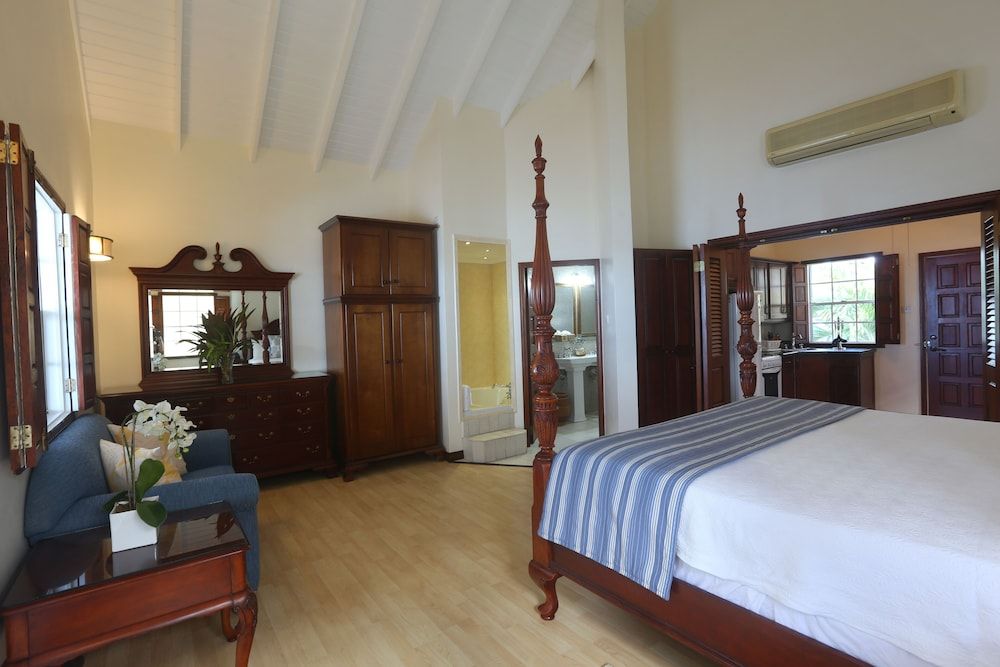Villa Beach Cottages Deluxe Suite, 1 Bedroom, Jetted Tub, Sea View